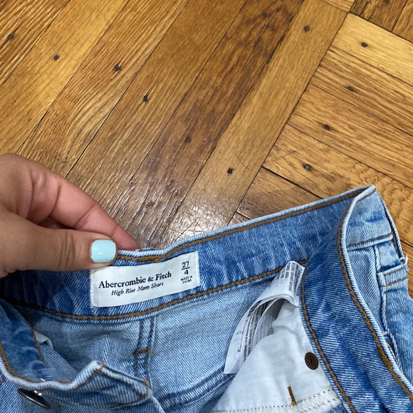 Abercrombie high rise mom short size 27/4 - Picture 3 of 6